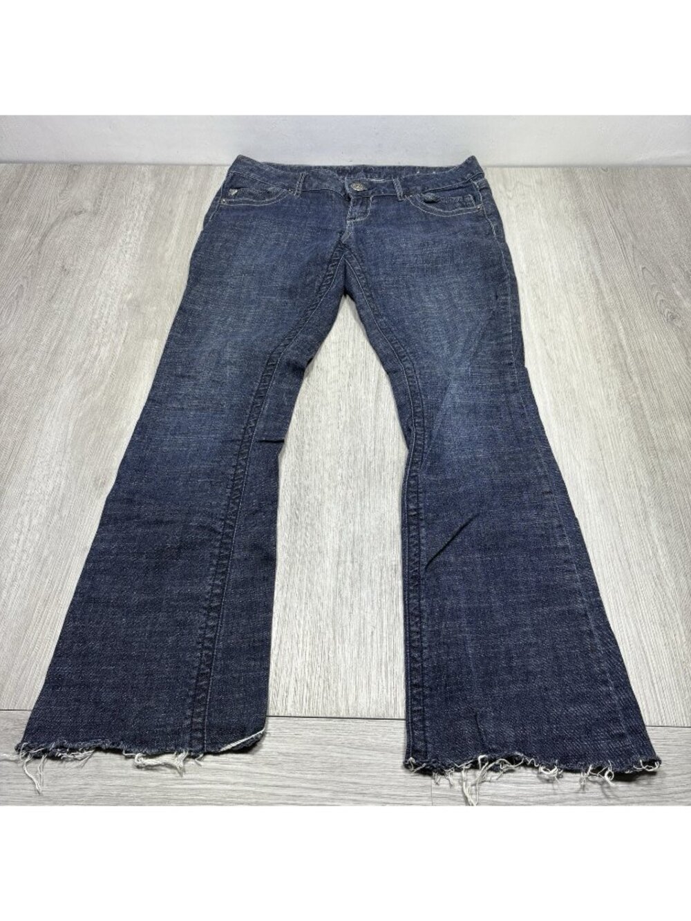 Women's Guess Brand Jeans Flared Style Size 29 Dark Blue Wash